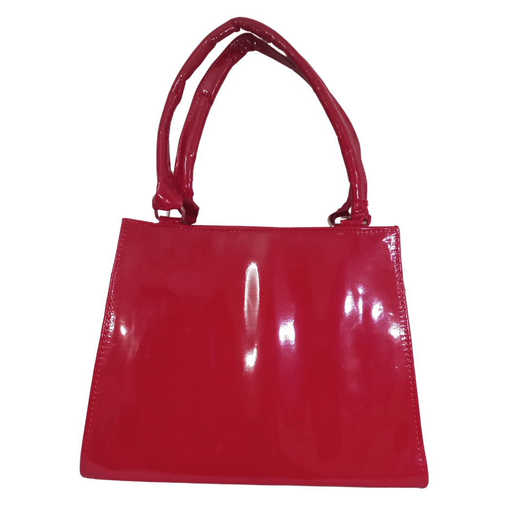 Chic Contrast - Stylish Handbag in Red Design